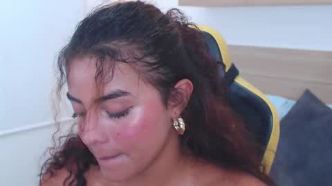 yaya23x online show from 02/05/25, 07:20