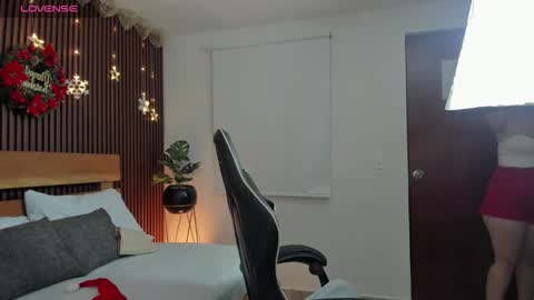 Snapshot of yaya23x chatting on 12/21/25, 03:02 yaya23x online show from 12/21/25, 03:02