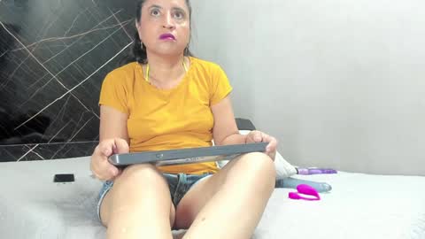 Snapshot of yaya____ chatting on 01/14/25, 12:56 yaya____ online show from 01/14/25, 12:56