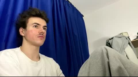 Snapshot of yayay333 chatting on 03/05/26, 10:17 yayay333 online show from 03/05/26, 10:17