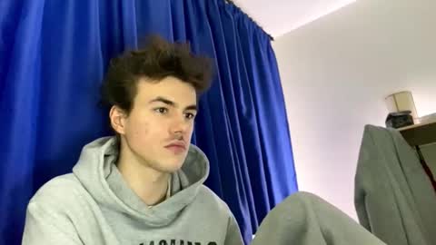 Snapshot of yayay333 chatting on 03/25/26, 07:09 yayay333 online show from 03/25/26, 07:09