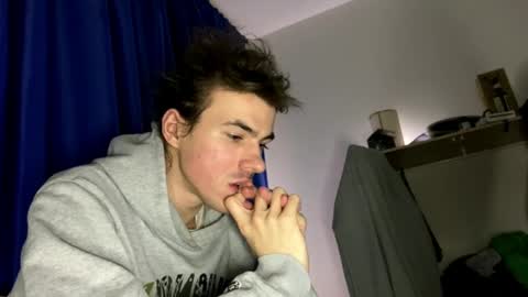 Snapshot of yayay333 chatting on 04/04/26, 09:23 yayay333 online show from 04/04/26, 09:23