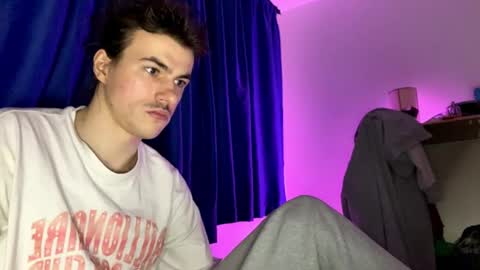 Snapshot of yayay333 chatting on 04/16/26, 12:11 yayay333 online show from 04/16/26, 12:11