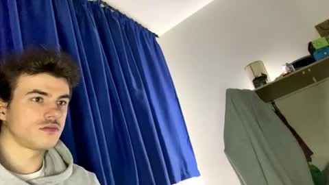 Snapshot of yayay333 chatting on 04/19/26, 12:11 yayay333 online show from 04/19/26, 12:11