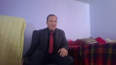 Snapshot of yazflor chatting on 06/11/26, 02:04 Hazzan y Greisy online show from 06/11/26, 02:04
