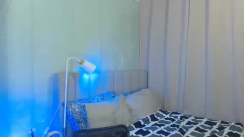 Snapshot of yazmin_shines chatting on 10/24/25, 11:23 Yazzi online show from 10/24/25, 11:23