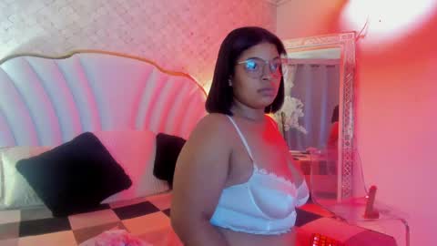 Snapshot of yazminjenner chatting on 04/12/26, 04:17 YazminJenner online show from 04/12/26, 04:17