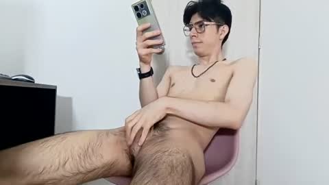 Snapshot of yeffiehung chatting on 06/17/26, 03:24 Yeffiehung online show from 06/17/26, 03:24