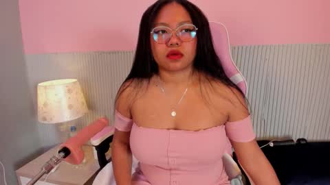 yeika_foxy online show from 11/18/25, 11:14