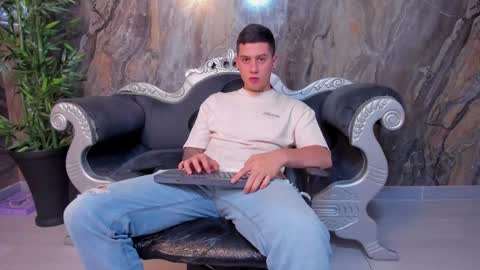 YEIKO ROMERO online show from 02/06/25, 11:48