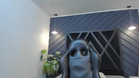 YEIKO ROMERO online show from 02/27/25, 05:36