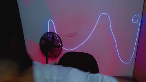 Snapshot of yeison_777 chatting on 12/21/25, 03:57 YEISON online show from 12/21/25, 03:57