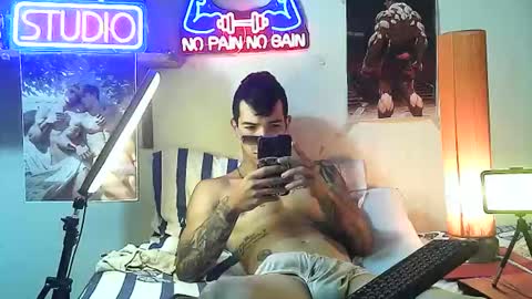 yeisoncastellanos1999 online show from 10/17/25, 07:16