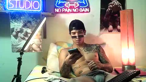 Snapshot of yeisoncastellanos1999 chatting on 11/11/25, 11:38 yeisoncastellanos1999 online show from 11/11/25, 11:38