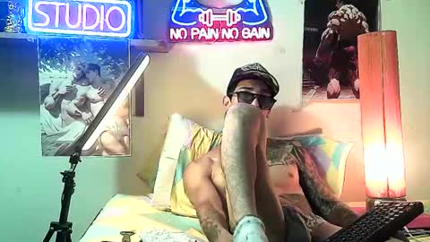 Snapshot of yeisoncastellanos1999 chatting on 11/12/25, 05:57 yeisoncastellanos1999 online show from 11/12/25, 05:57