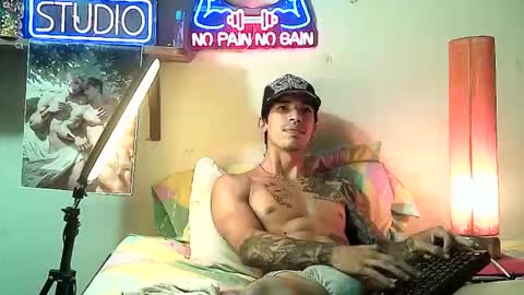 Snapshot of yeisoncastellanos1999 chatting on 11/24/25, 07:24 yeisoncastellanos1999 online show from 11/24/25, 07:24