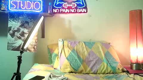 Snapshot of yeisoncastellanos1999 chatting on 11/25/25, 07:25 yeisoncastellanos1999 online show from 11/25/25, 07:25