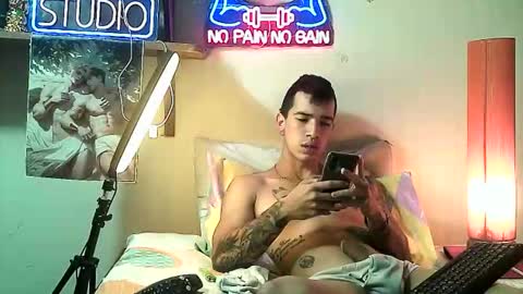 Snapshot of yeisoncastellanos1999 chatting on 12/21/25, 10:28 yeisoncastellanos1999 online show from 12/21/25, 10:28