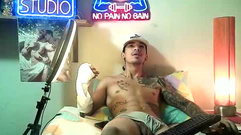 yeisoncastellanos1999 online show from 01/09/26, 12:52