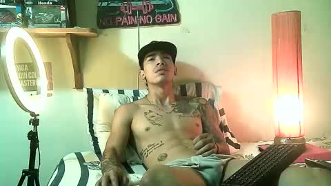 Snapshot of yeisoncastellanos1999 chatting on 04/02/26, 03:31 yeisoncastellanos1999 online show from 04/02/26, 03:31