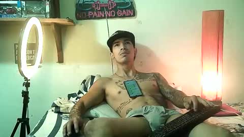 Snapshot of yeisoncastellanos1999 chatting on 04/13/26, 05:51 yeisoncastellanos1999 online show from 04/13/26, 05:51