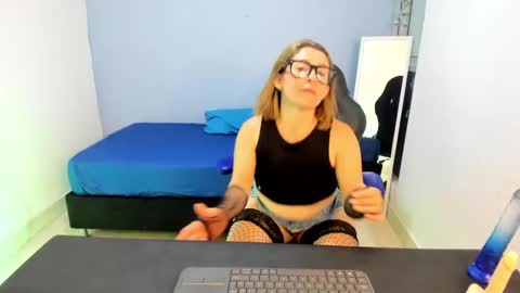 Snapshot of yelena03 chatting on 01/11/25, 09:46 yelena03 online show from 01/11/25, 09:46