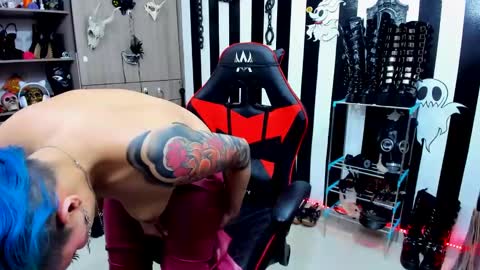 Snapshot of yelena_bondaje chatting on 12/20/24, 01:36 Yelena online show from 12/20/24, 01:36