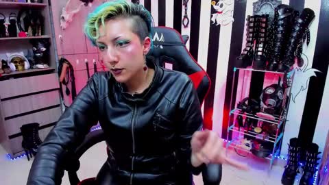 Snapshot of yelena_bondaje chatting on 02/19/25, 09:36 Yelena online show from 02/19/25, 09:36