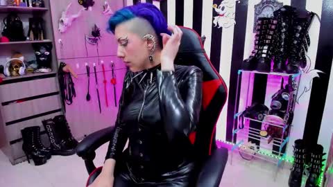 Snapshot of yelena_bondaje chatting on 03/08/25, 11:18 Yelena online show from 03/08/25, 11:18