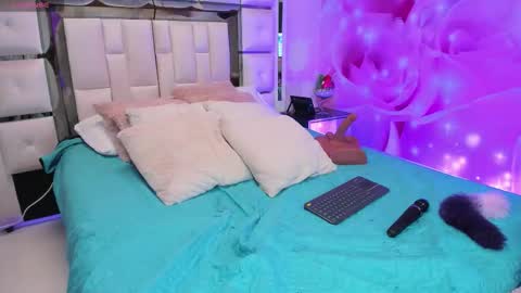 yelena  online show from 10/14/25, 04:52