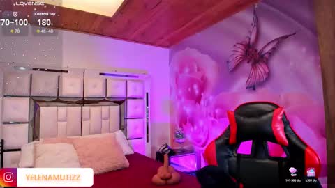 yelena  online show from 11/20/25, 01:44