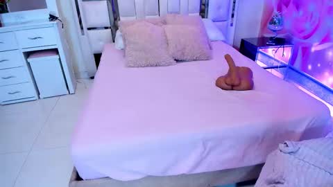 yelena  online show from 12/19/25, 01:40