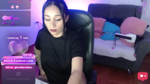 Snapshot of yeliana_sexy chatting on 01/04/25, 09:43 Valery online show from 01/04/25, 09:43