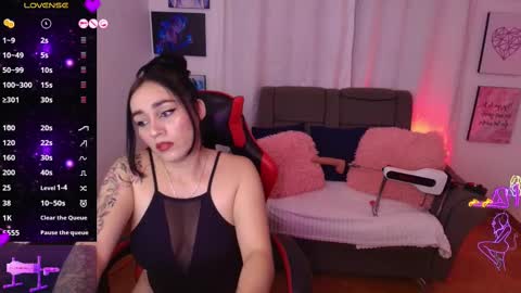 Snapshot of yeliana_sexy chatting on 10/14/25, 01:28 Valery online show from 10/14/25, 01:28