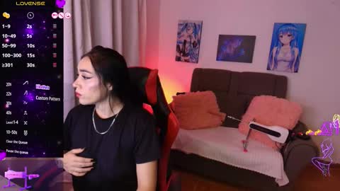 Snapshot of yeliana_sexy chatting on 10/27/25, 07:12 Valery online show from 10/27/25, 07:12