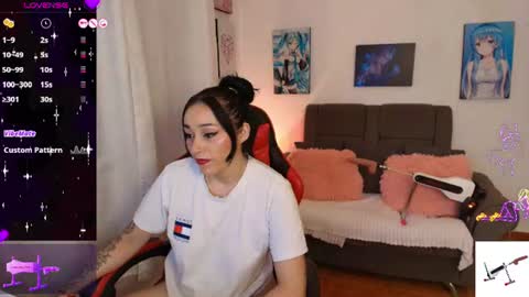 Snapshot of yeliana_sexy chatting on 07/15/26, 11:43 Valery online show from 07/15/26, 11:43