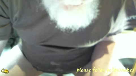 Snapshot of yellowsnakes chatting on 04/19/26, 06:10 . y e l l o w s n a k e s . online show from 04/19/26, 06:10