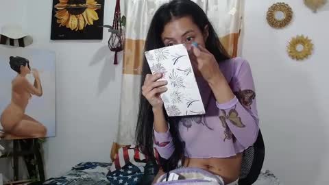 Snapshot of yemaya_28 chatting on 02/01/25, 12:37 Yemaya 28 online show from 02/01/25, 12:37