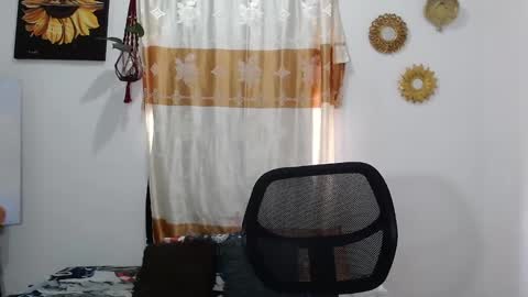 Snapshot of yemaya_28 chatting on 02/02/25, 01:19 Yemaya 28 online show from 02/02/25, 01:19