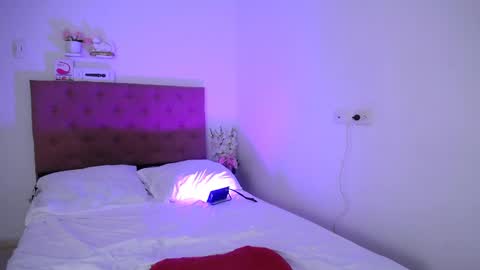 Snapshot of yemfairymcry chatting on 12/23/24, 06:16 YEM online show from 12/23/24, 06:16