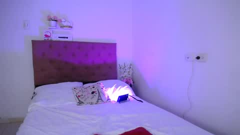 Snapshot of yemfairymcry chatting on 12/24/24, 05:44 YEM online show from 12/24/24, 05:44