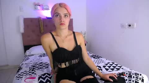 Snapshot of yemfairymcry chatting on 02/05/25, 12:10 YEM online show from 02/05/25, 12:10