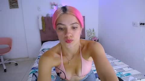 Snapshot of yemfairymcry chatting on 03/04/25, 02:21 YEM online show from 03/04/25, 02:21