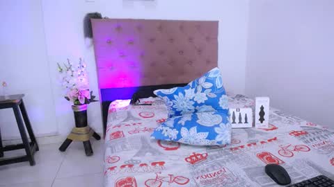 Snapshot of yemfairymcry chatting on 09/19/25, 06:30 YEM online show from 09/19/25, 06:30