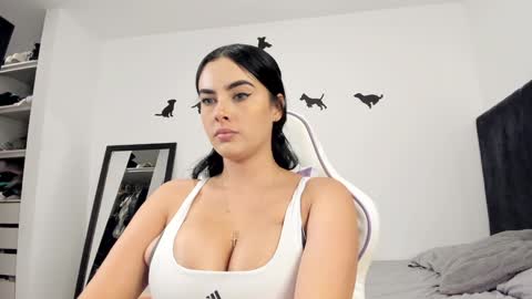 Snapshot of yenifer016 chatting on 01/07/25, 02:31 yenifer016 online show from 01/07/25, 02:31