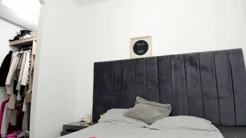 Snapshot of yenifer016 chatting on 01/28/25, 05:00 yenifer016 online show from 01/28/25, 05:00