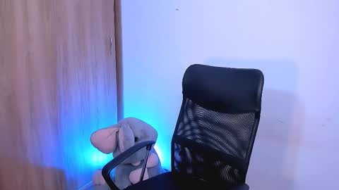 Snapshot of yeniffer_valens chatting on 12/13/25, 08:14 Yenifer Barahona Acuario online show from 12/13/25, 08:14