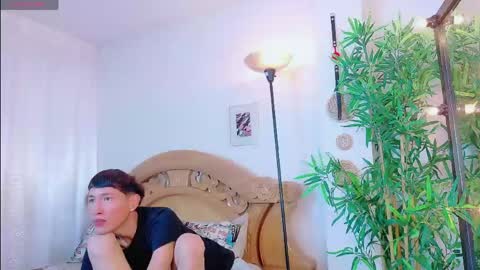 Snapshot of yeremmy_twink chatting on 06/05/26, 07:19 yeremmy_twink online show from 06/05/26, 07:19