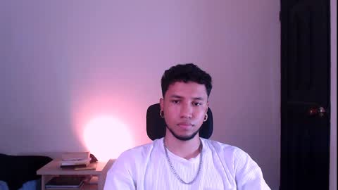 Snapshot of yerfon_s1 chatting on 01/28/25, 01:39 Yeff ind. model online show from 01/28/25, 01:39