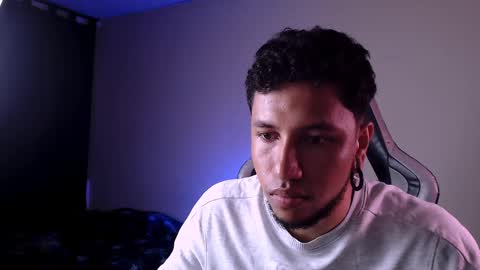 Snapshot of yerfon_s1 chatting on 03/02/25, 07:10 Yeff ind. model online show from 03/02/25, 07:10